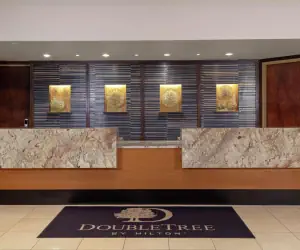 Photo 5 - DoubleTree by Hilton Kansas City - Overland Park