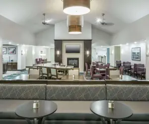 Photo 4 - Homewood Suites by Hilton Cedar Rapids-North