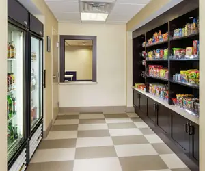 Photo 4 - Hampton Inn & Suites San Bernardino