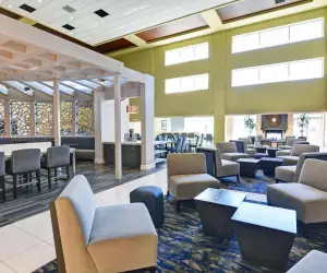 Photo 5 - Embassy Suites Valencia