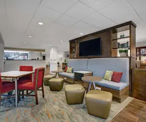 Photo 5 - Hampton Inn Salisbury