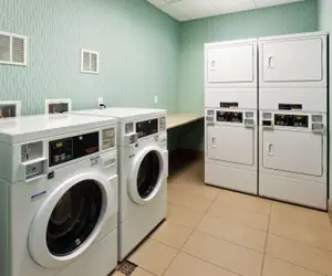 Photo 2 - Hampton Inn & Suites Denver Airport / Gateway Park