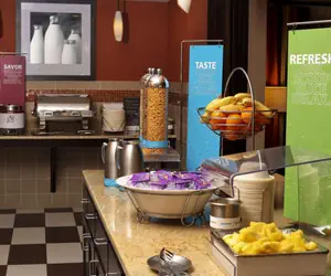 Photo 5 - Hampton Inn & Suites Fargo Medical Center