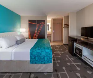 Photo 5 - Howard Johnson by Wyndham Romulus Detroit Metro Airport