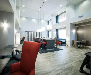 Photo 5 - Hampton Inn & Suites Tempe/Phoenix Airport, Az