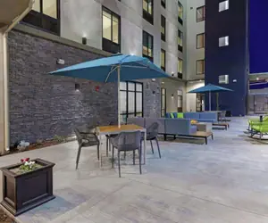 Photo 4 - Hampton Inn Patterson, Ca