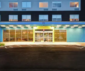 Photo 2 - Tru By Hilton Louisville Airport