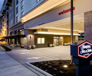 Photo 2 - Hampton Inn & Suites by Hilton Seattle/Northgate