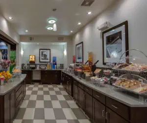 Photo 3 - Hampton Inn & Suites - Elyria