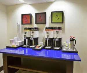 Photo 2 - Hampton Inn & Suites - Elyria