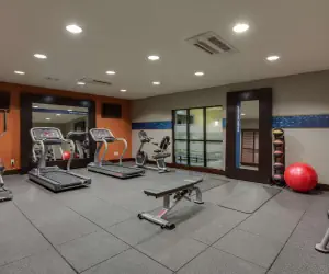 Photo 5 - Hampton Inn & Suites - Elyria