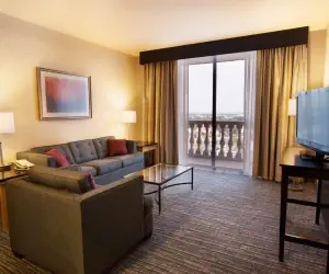 Photo 4 - Doubletree by Hilton McAllen