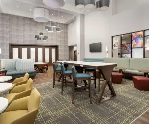 Photo 3 - Hampton Inn & Suites Lexington