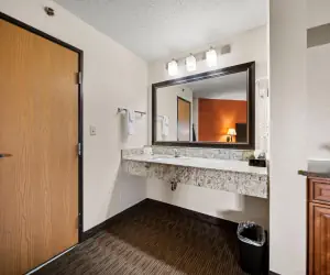 Photo 3 - AmericInn by Wyndham Ames