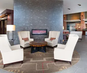 Photo 5 - DoubleTree Hotel & Suites Charleston Airport