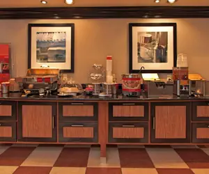 Photo 4 - Hampton Inn Defiance