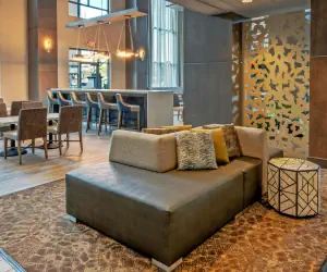 Photo 5 - Hampton Inn & Suites San Jose Airport