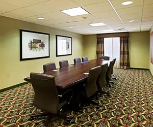 Photo 5 - Holiday Inn Express & Suites Phoenix Glendale Dist, an IHG Hotel