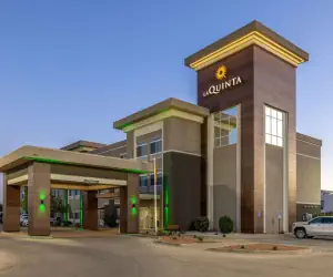 Photo 2 - La Quinta by Wyndham Artesia