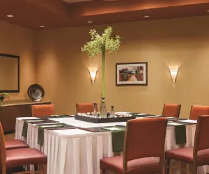 Photo 4 - Embassy Suites Omaha- La Vista/ Hotel & Conference Center