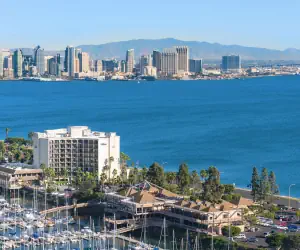 Photo 2 - Hilton San Diego Airport/Harbor Island