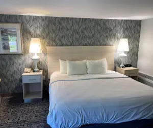 Photo 2 - Woodwards White Mountain Resort BW Signature Collection