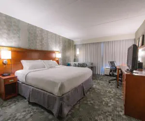 Photo 3 - Courtyard by Marriott Nashua