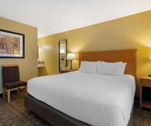 Photo 2 - Best Western Plus Windjammer Inn & Conference Center