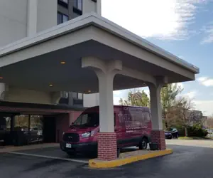 Photo 2 - Hampton Inn Portsmouth Central