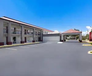 Photo 4 - Red Roof Inn & Suites Statesboro - University