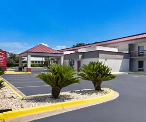 Photo 3 - Red Roof Inn & Suites Statesboro - University