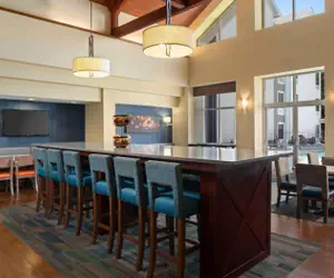 Photo 5 - Hampton Inn & Suites Newport News-Airport - Oyster Point Area