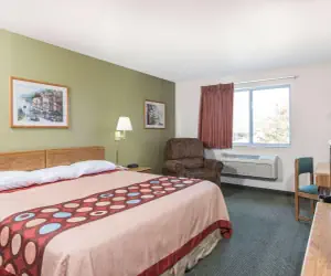 Photo 3 - Super 8 by Wyndham West Middlesex/Sharon Area