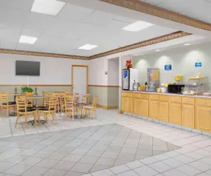 Photo 3 - Days Inn by Wyndham Lake City I-75