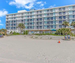 Photo 4 - Holiday Inn Resort Oceanfront at Surfside Beach, an IHG Hotel