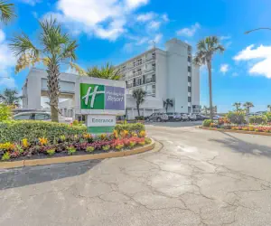 Photo 2 - Holiday Inn Resort Oceanfront at Surfside Beach, an IHG Hotel