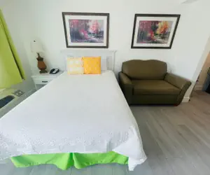 Photo 3 - Loma Linda Inn