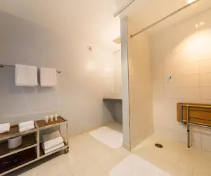 Photo 2 - Tower 23 Hotel