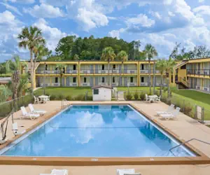 Photo 4 - Days Inn by Wyndham Lake City I-75