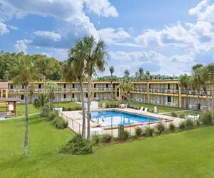 Photo 5 - Days Inn by Wyndham Lake City I-75