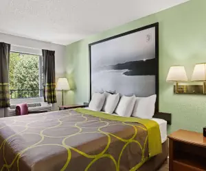 Photo 5 - Super 8 by Wyndham Branson - Shepherd of the Hills Exwy