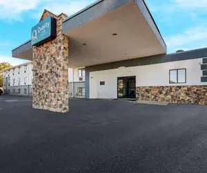 Photo 2 - Quality Inn Hall of Fame