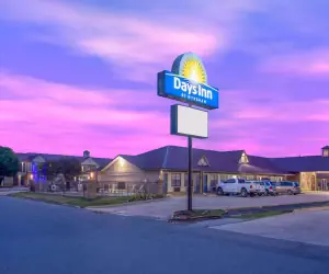Photo 3 - Days Inn by Wyndham Lonoke