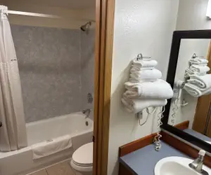 Photo 5 - Econo Lodge Edmonds North Seattle