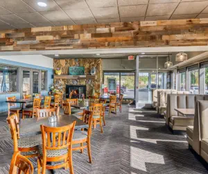 Photo 3 - Holiday Inn Detroit Lakes, an IHG Hotel