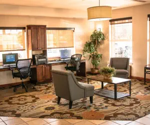 Photo 4 - Comfort Suites Airport