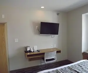 Photo 2 - MICROTEL Inn and Suites - Ames