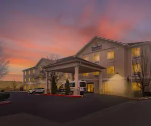 Photo 4 - Comfort Inn & Suites Airport Convention Center