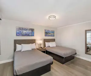 Photo 4 - Rodeway Inn Stockton Highway 99