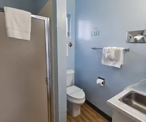 Photo 3 - Skylark Shores Resort